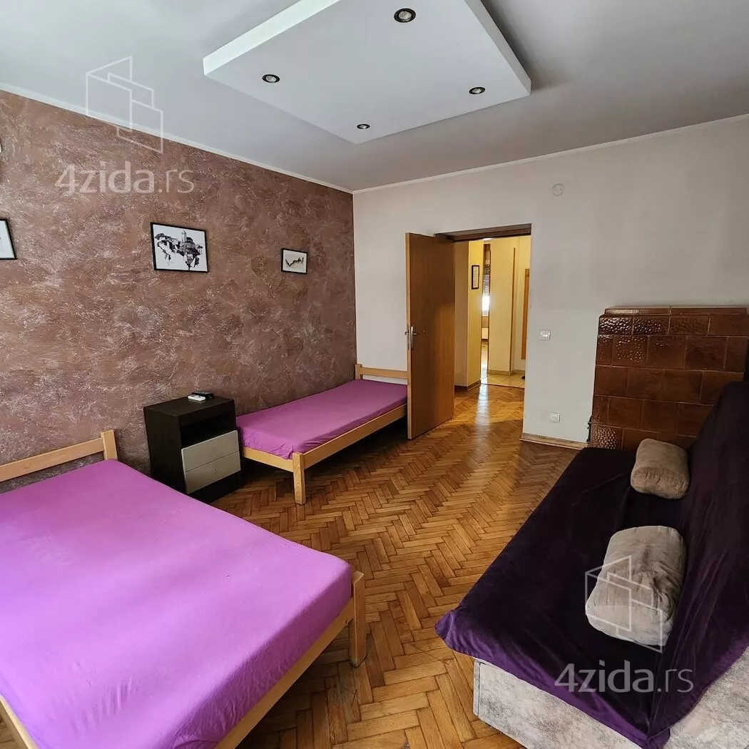 Petosoban stan | 4zida