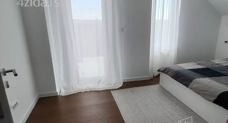 Četvoroiposoban stan | 4zida