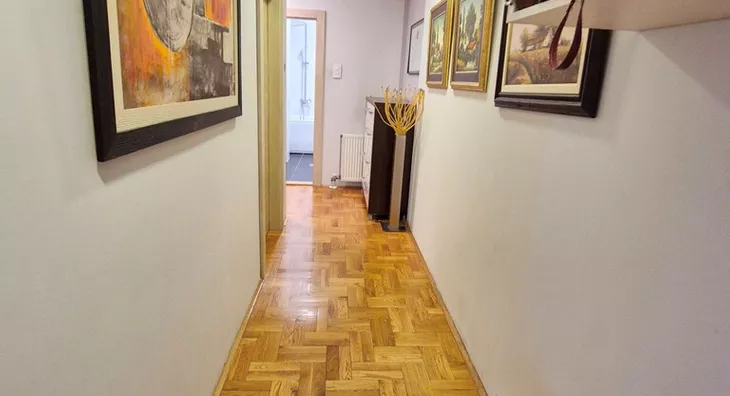 Šestosoban stan | 4zida