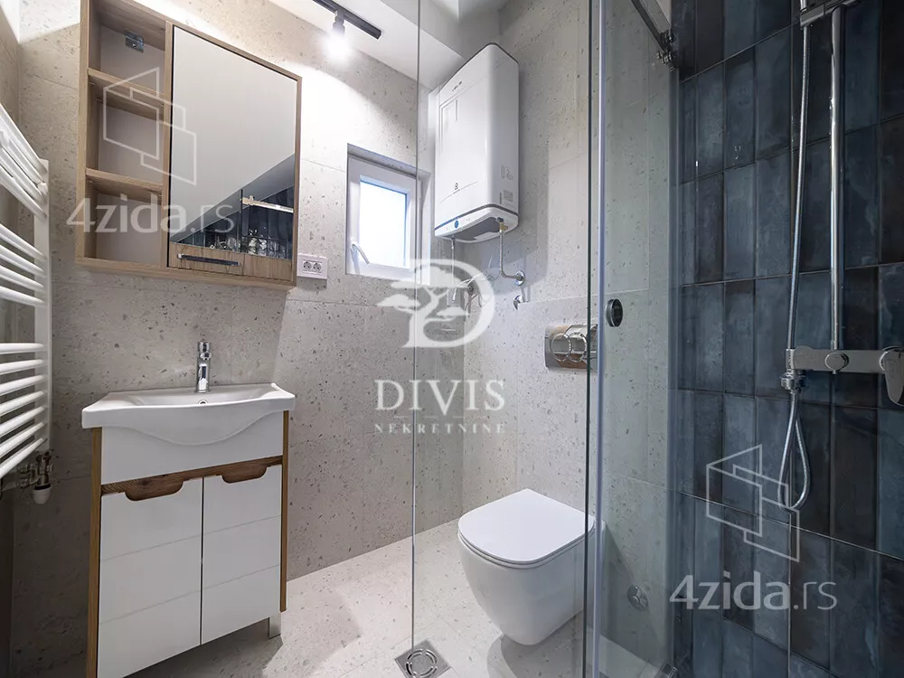 Četvoroiposoban stan | 4zida