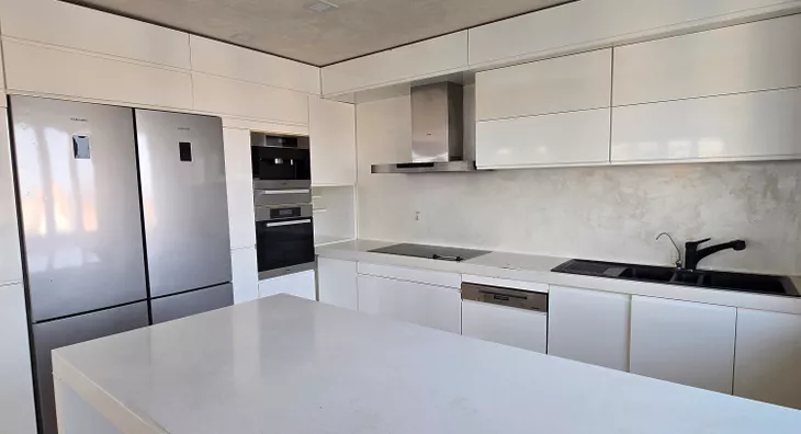 Šestosoban stan | 4zida