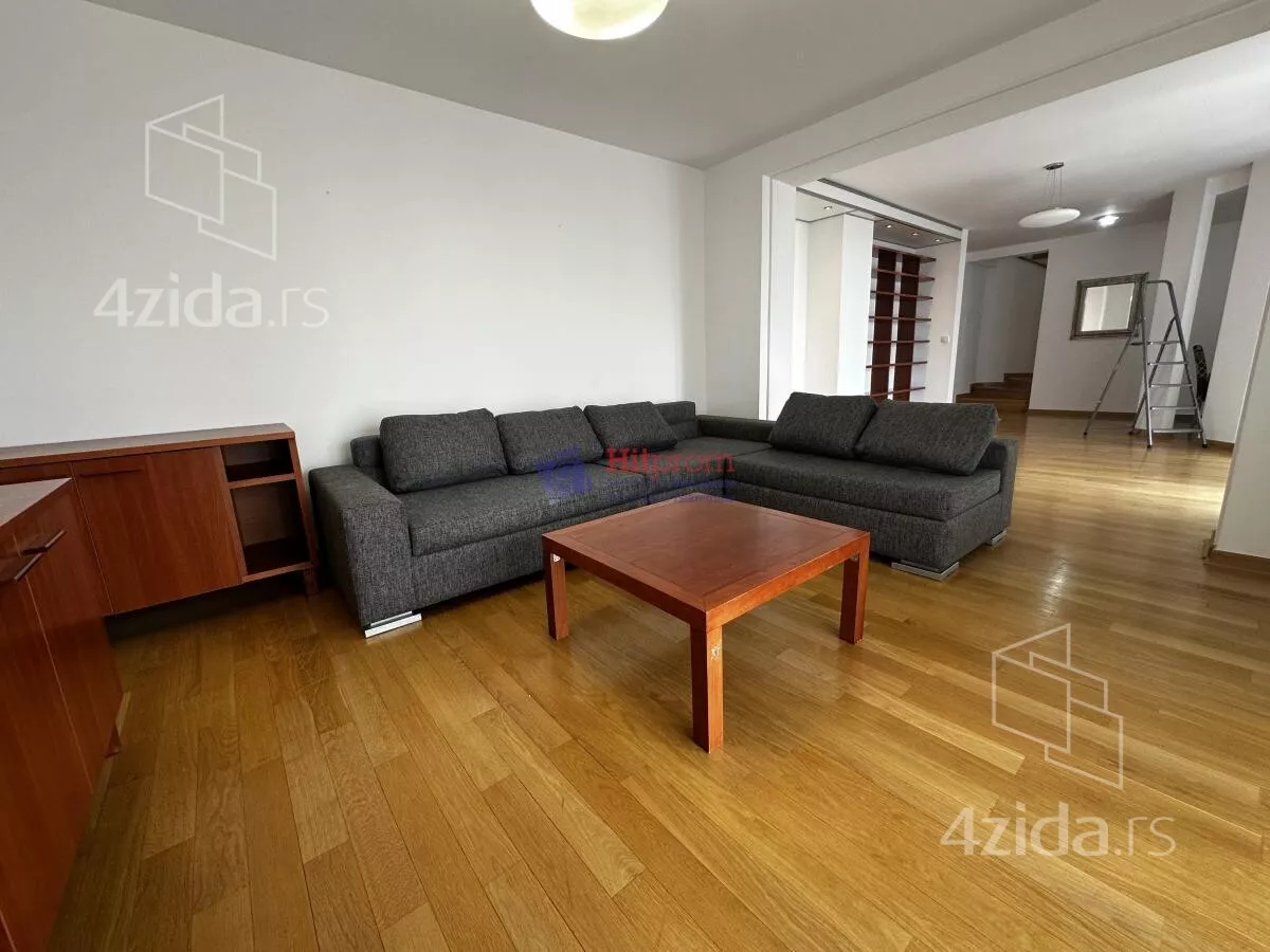 Šestosoban stan | 4zida