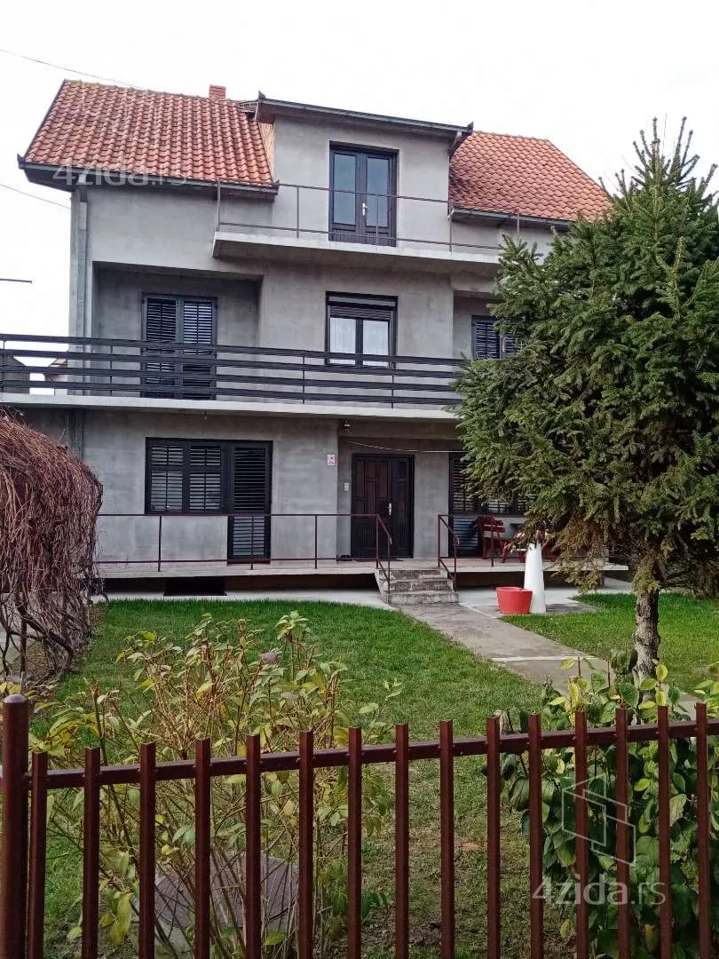 3-etažna kuća | 4zida