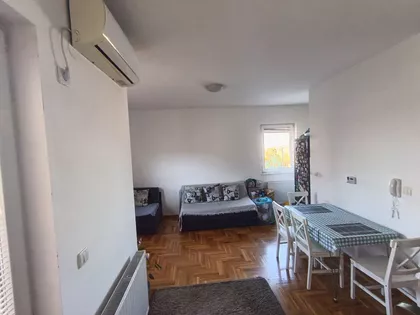 Vojvode Vlahovića 39c | 4zida.rs