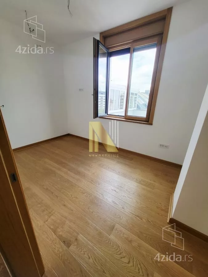 Četvoroiposoban stan | 4zida