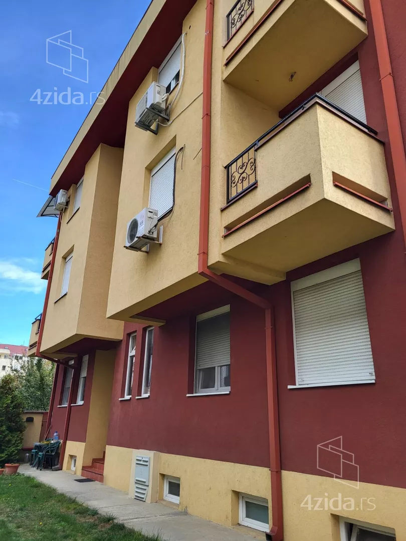 Petosoban stan | 4zida