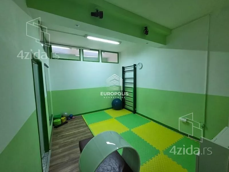 Lokal | 4zida