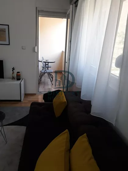 Ekonomski/Pravni Fakultet | 4zida.rs