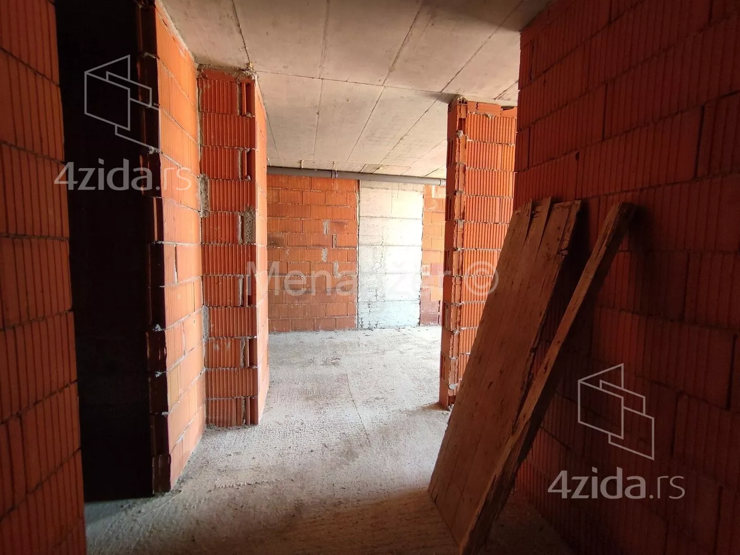 Troiposoban stan | 4zida