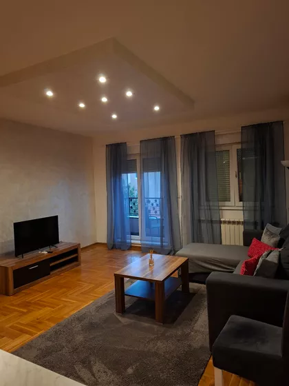 Voje Veljkovića 22 | 4zida.rs