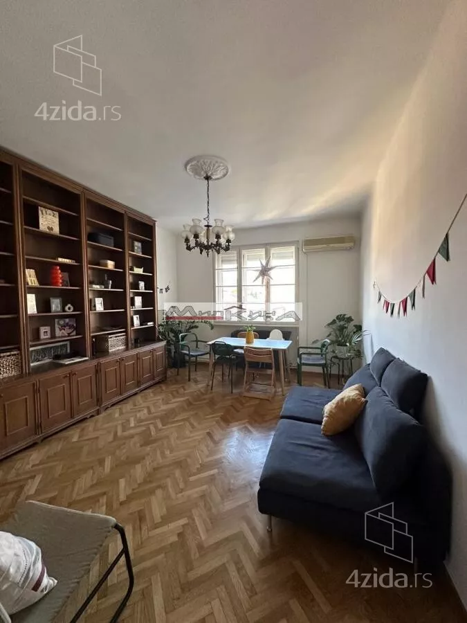 Četvoroiposoban stan | 4zida