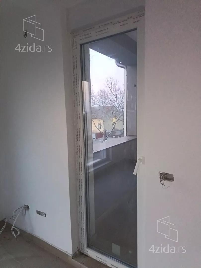 Poslovna zgrada | 4zida