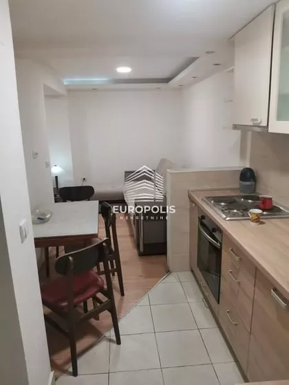 Makenzijeva | 4zida.rs