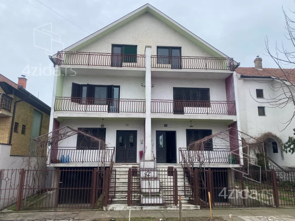 Šestosoban stan | 4zida