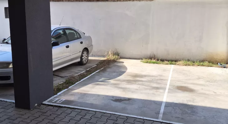 Parking | 4zida