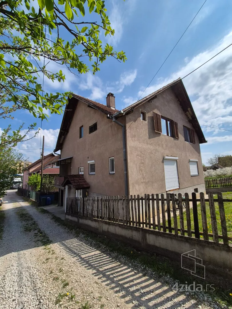 3-etažna kuća | 4zida