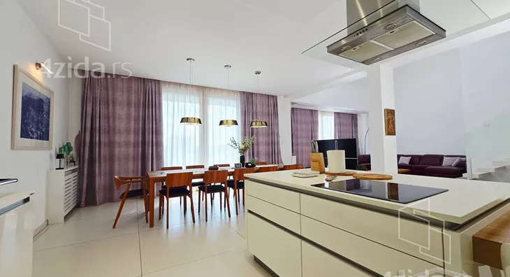 Sedmosoban stan | 4zida