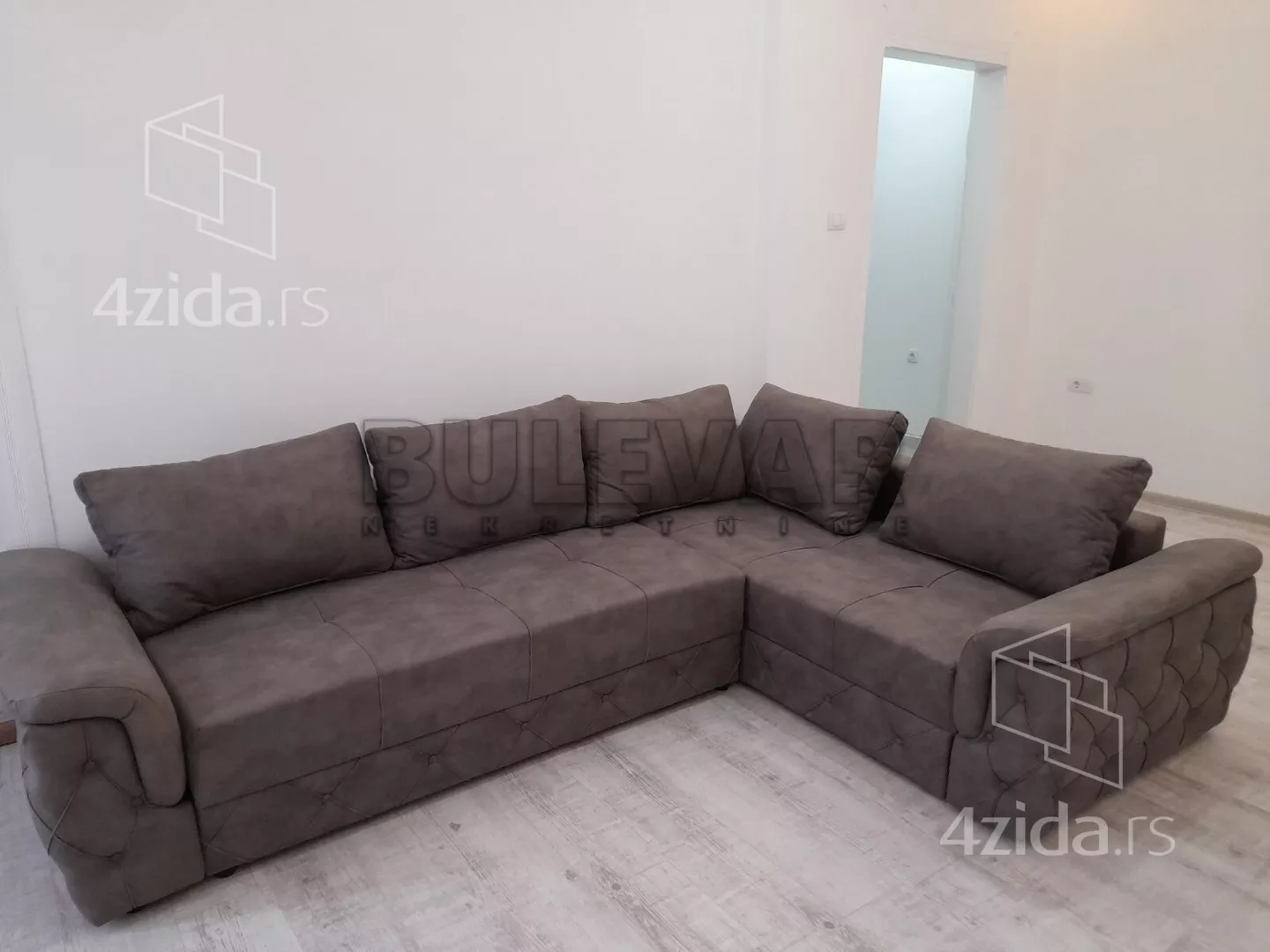 Troiposoban stan | 4zida