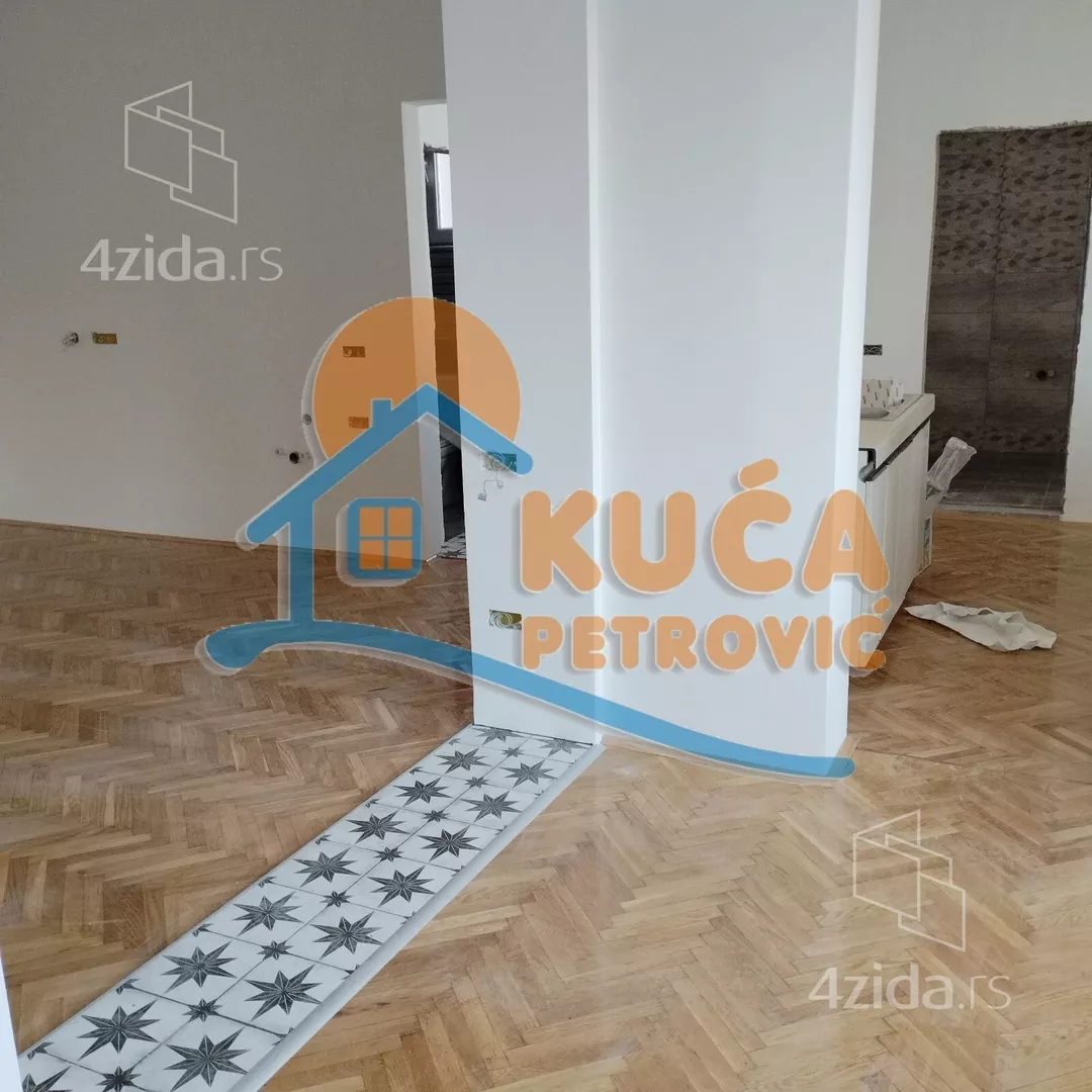 Lokal | 4zida