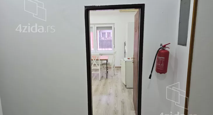 Šestosoban stan | 4zida