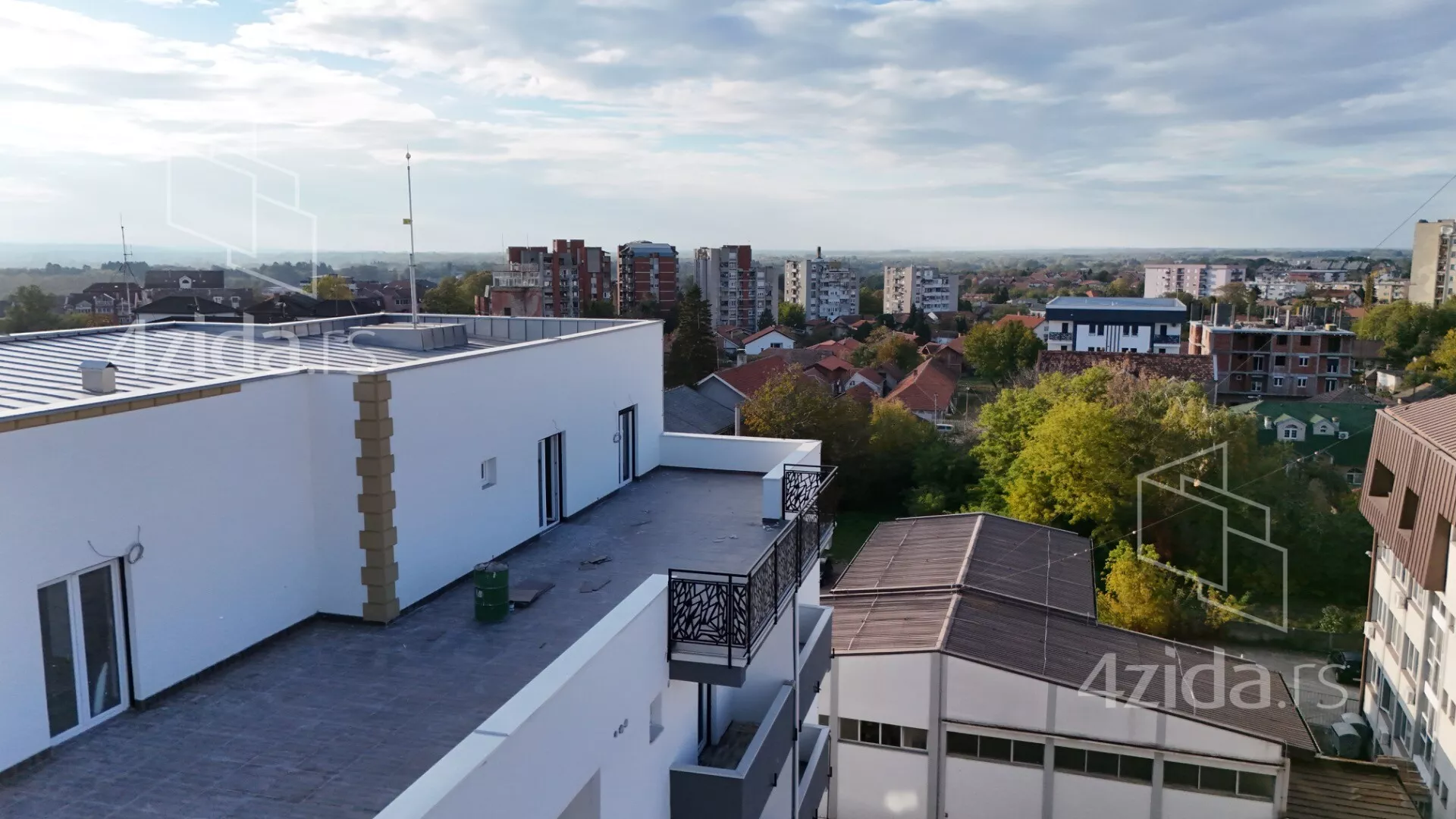 Petosoban stan | 4zida