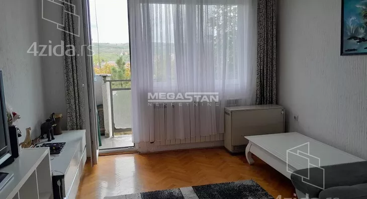 Šestosoban stan | 4zida
