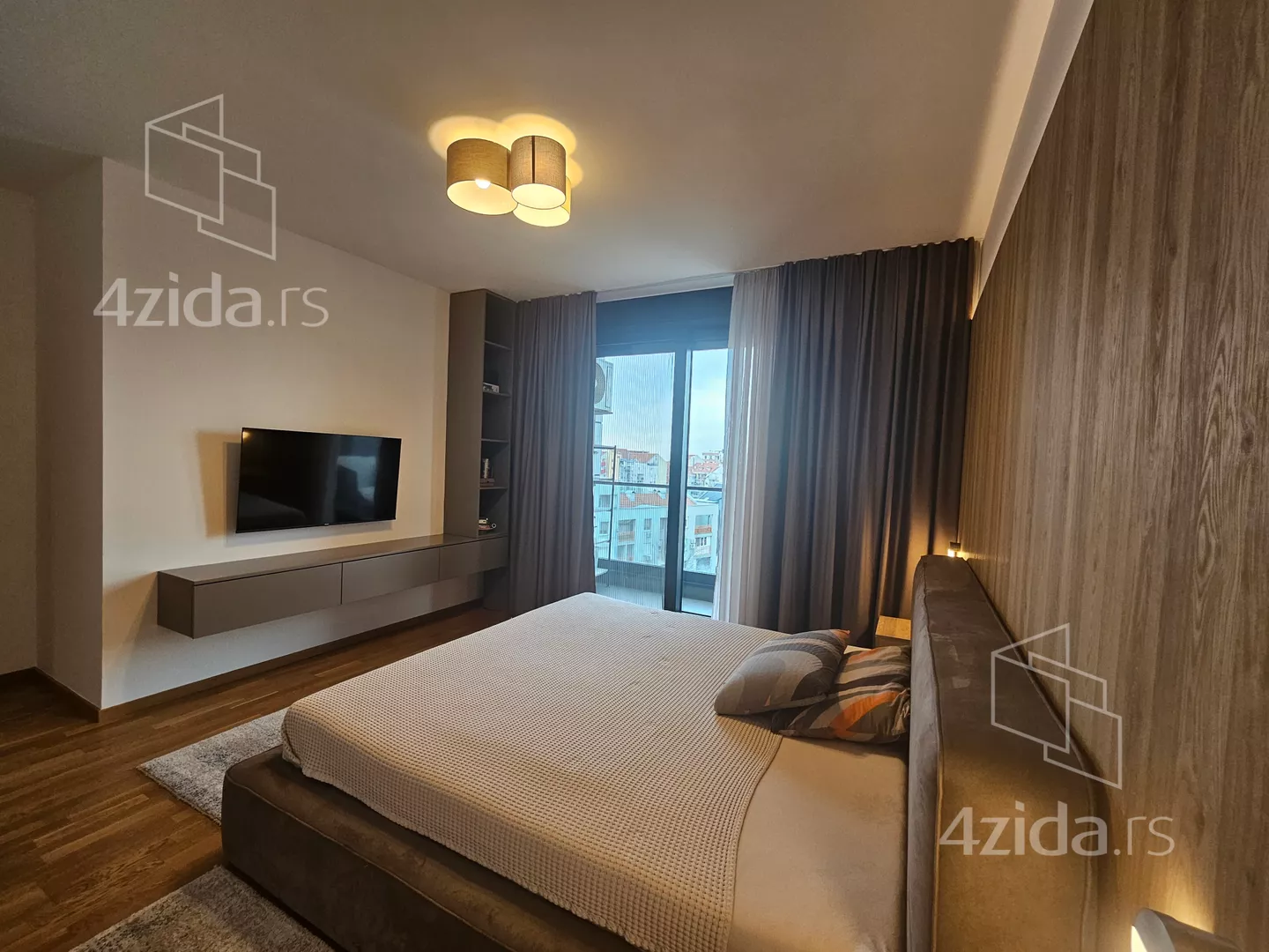 Četvoroiposoban stan | 4zida