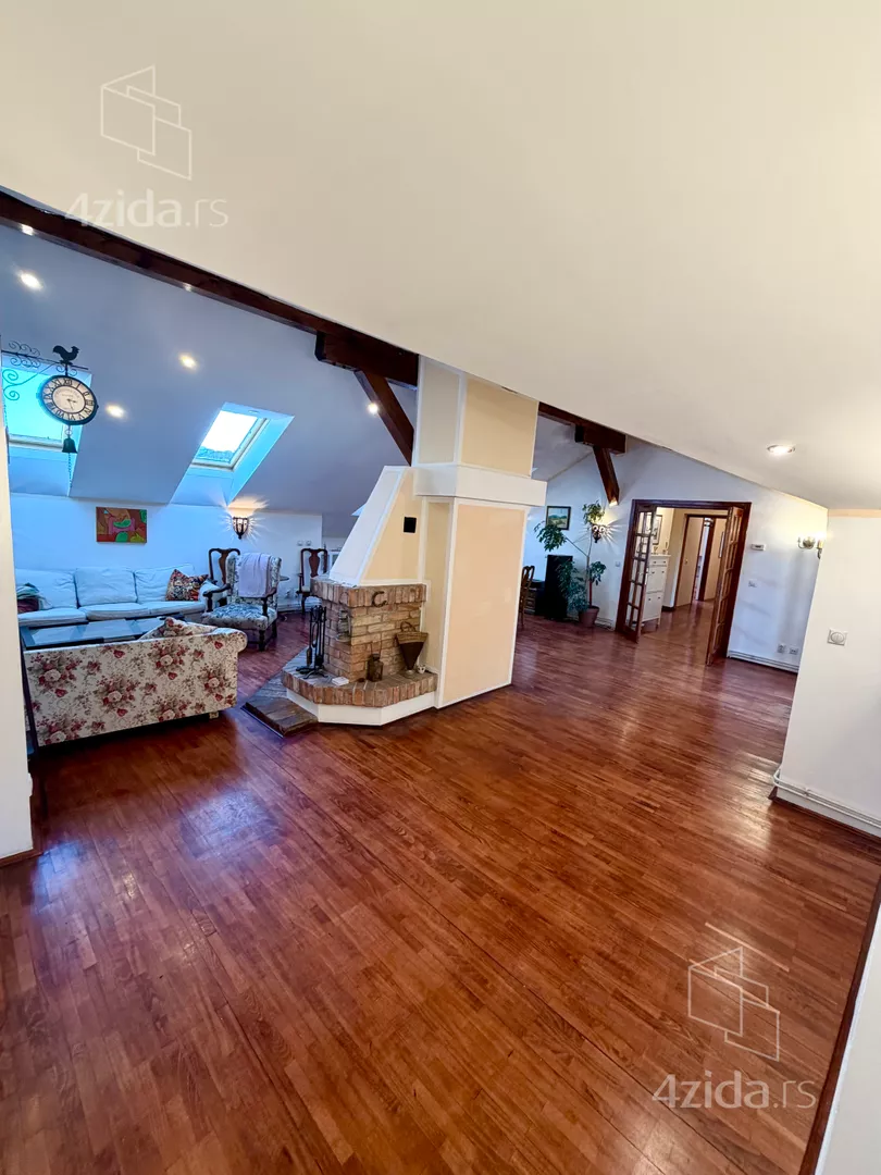 Petoiposoban stan | 4zida