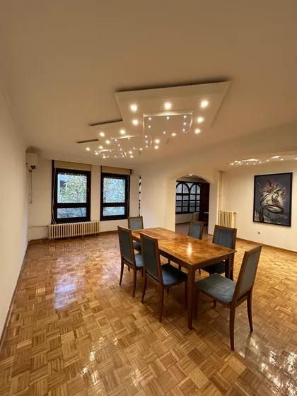 Golsvordijeva | 4zida.rs