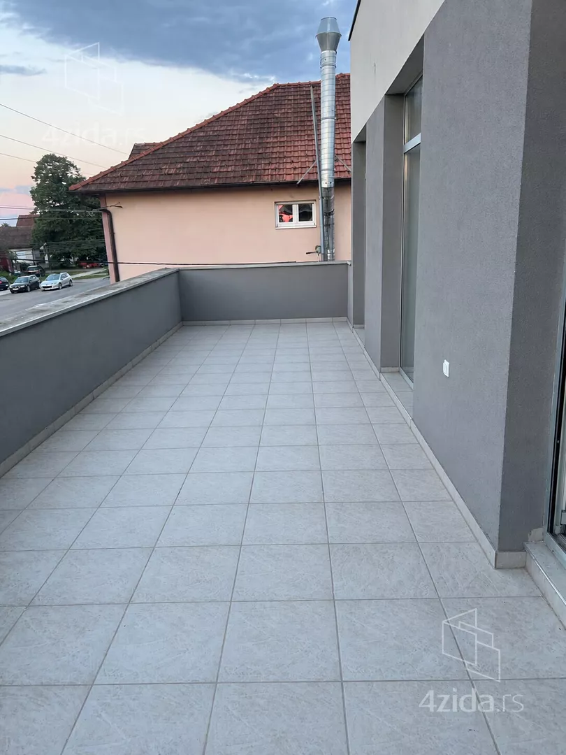 Lokal | 4zida