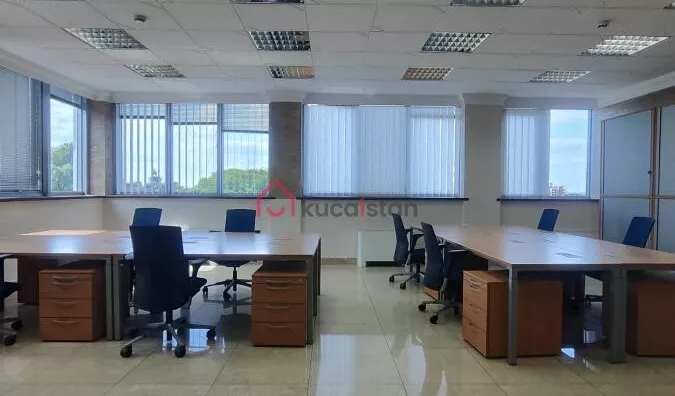 Poslovna zgrada | 4zida