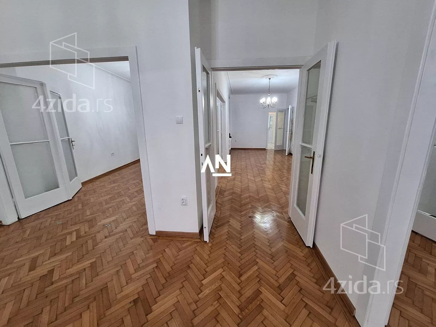 Petosoban stan | 4zida