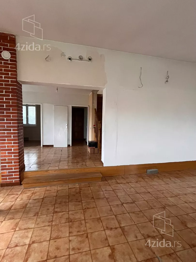 3-etažna kuća | 4zida