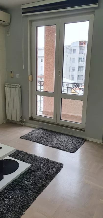 Crveni Krst Vračar | 4zida.rs