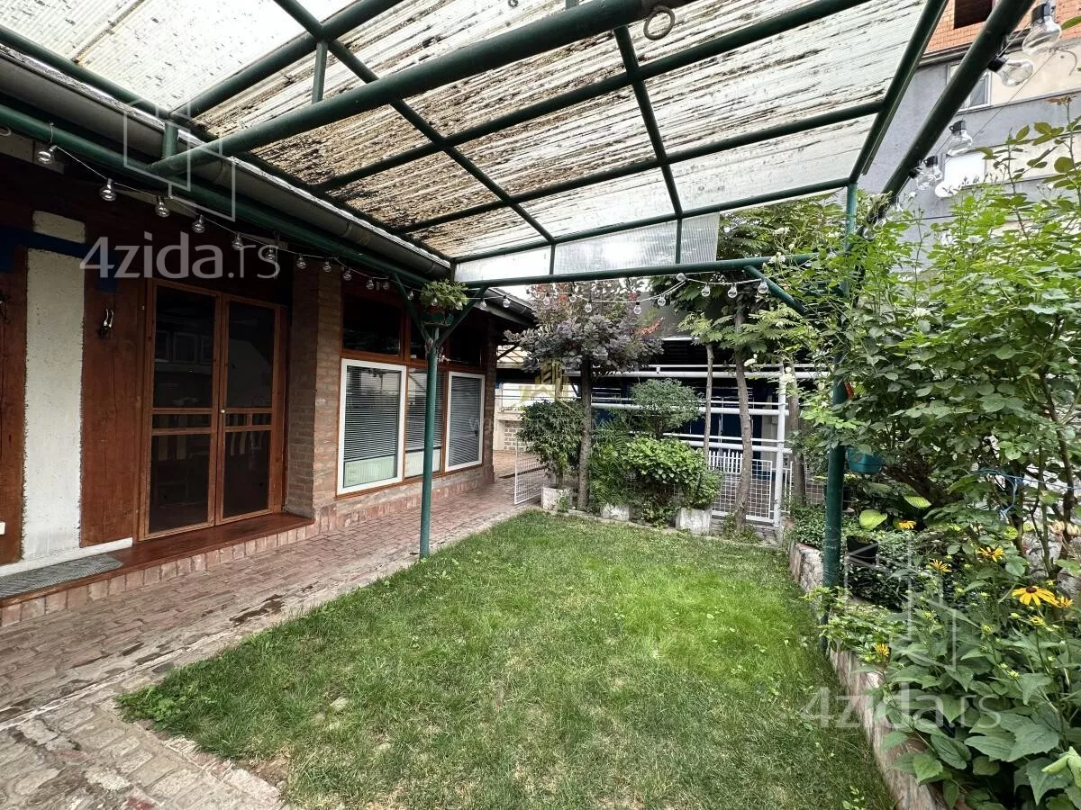 Kuća | 4zida