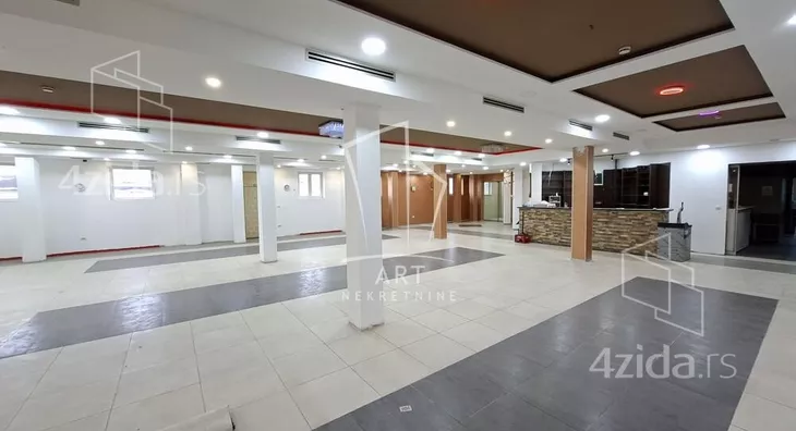 Poslovni prostor | 4zida