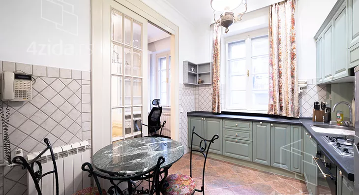 Troiposoban stan | 4zida