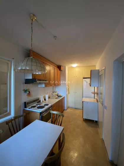 Pravni fakultet - Vračar | 4zida.rs