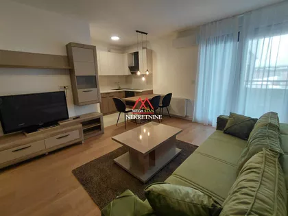 Heroja Pinkija | 4zida.rs