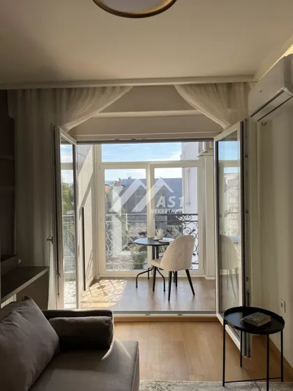 Pavla Papa | 4zida.rs