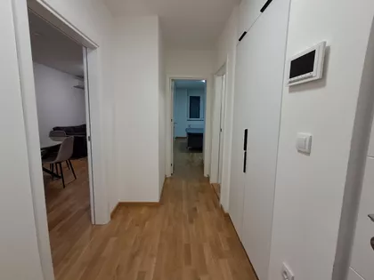 Dušanov Bazar | 4zida.rs