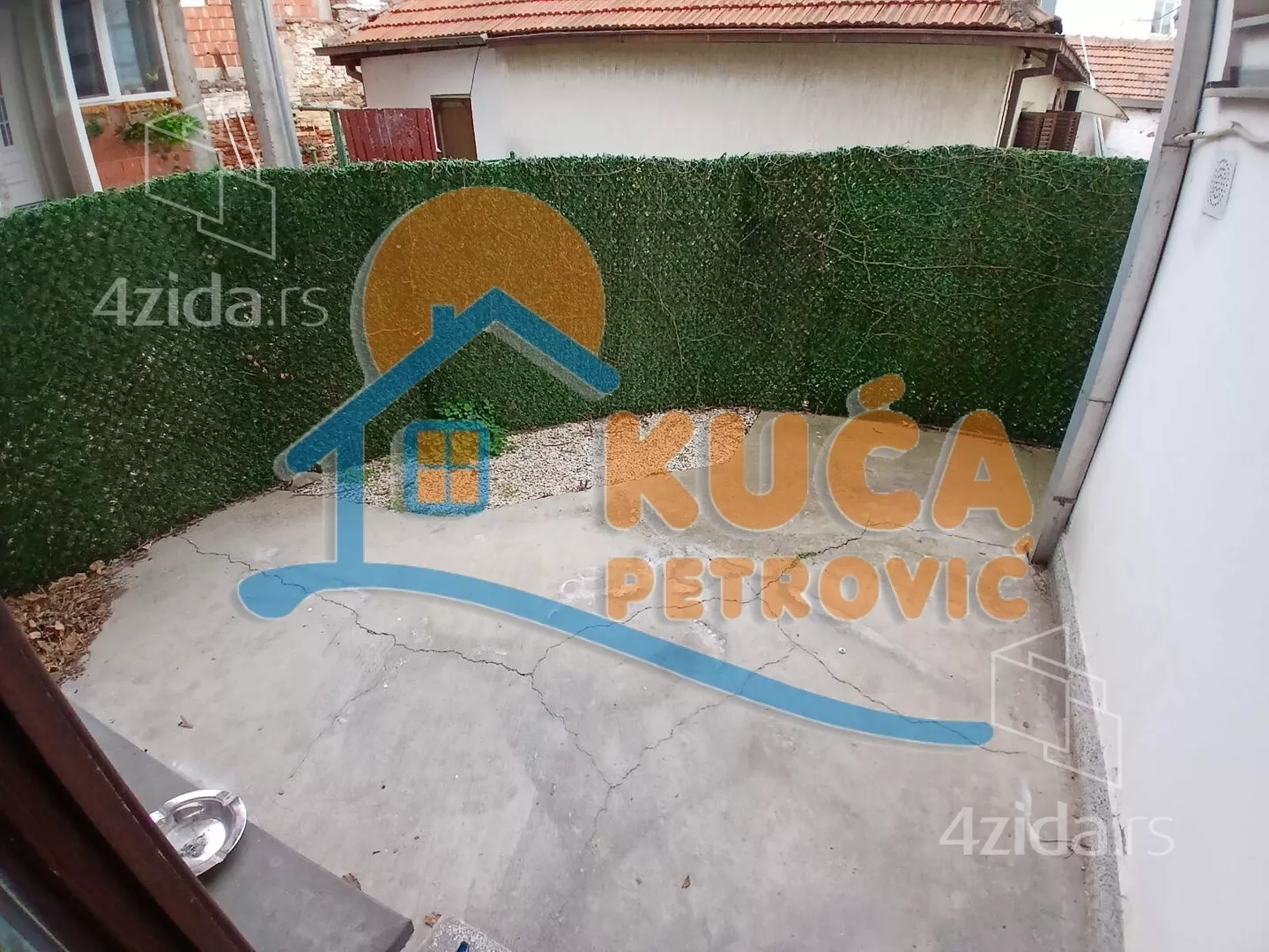 Lokal | 4zida