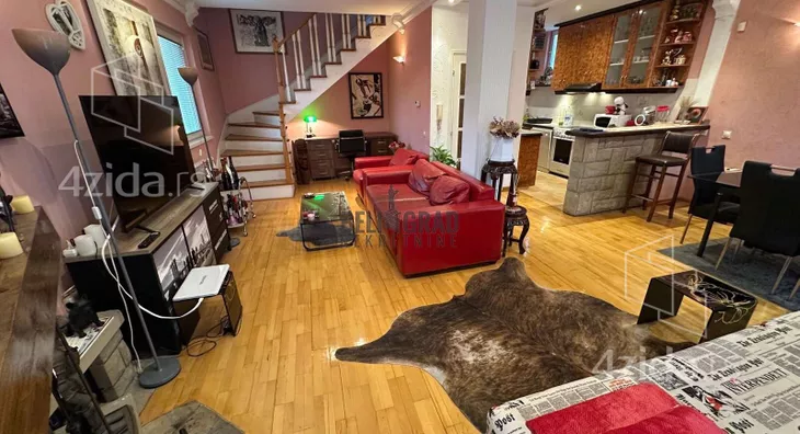 Sedmosoban stan | 4zida