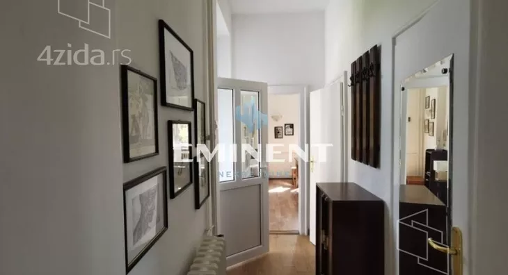 Četvoroiposoban stan | 4zida