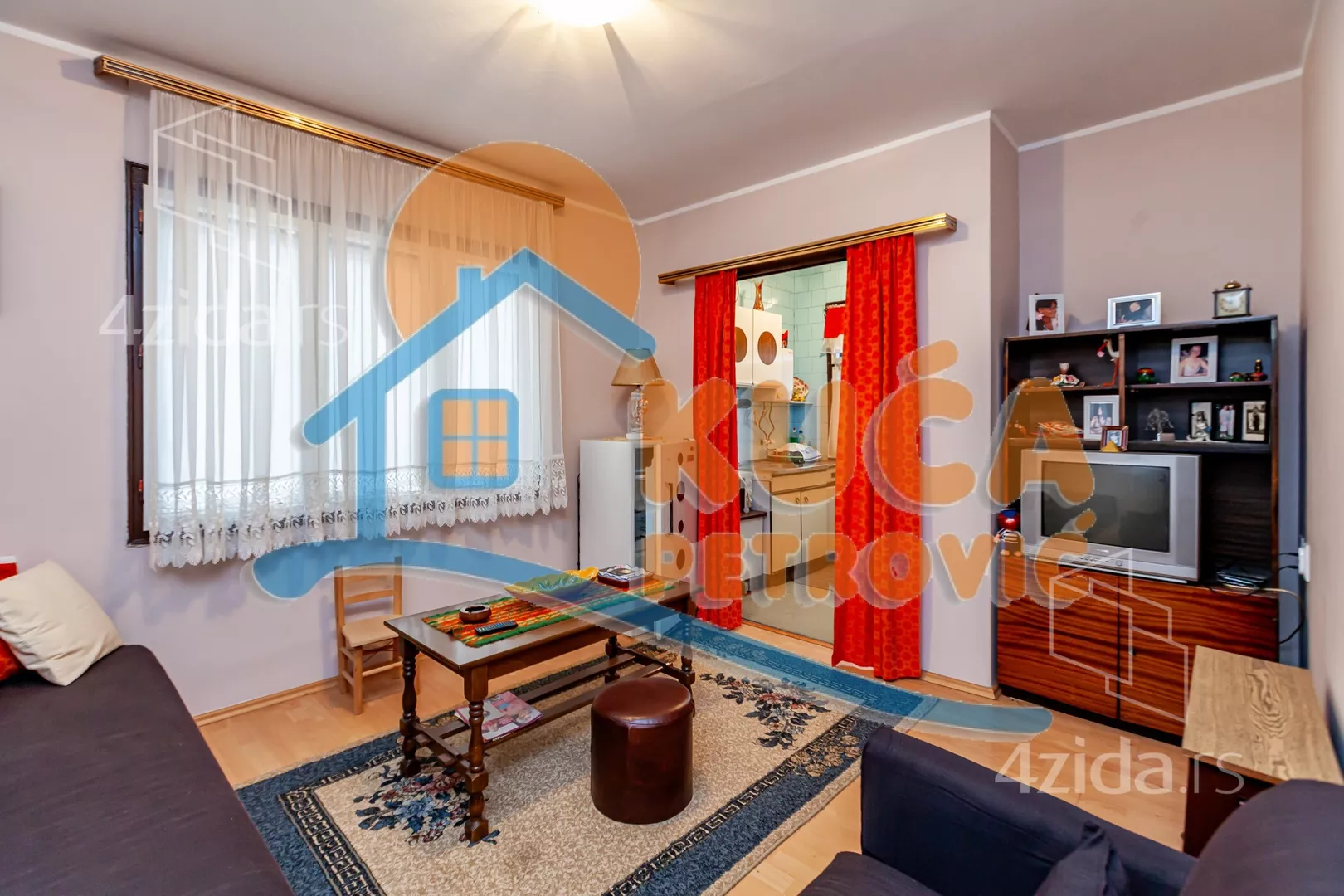 Troiposoban stan | 4zida