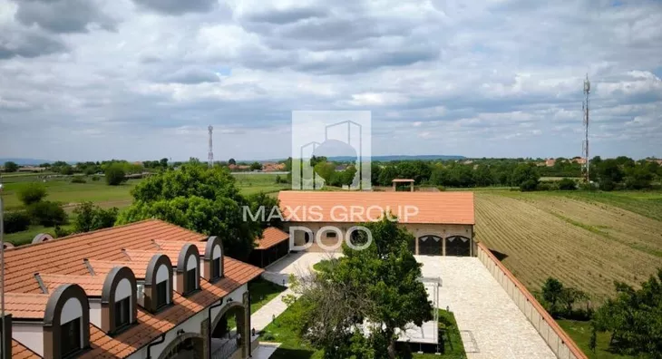 Šestoiposoban stan | 4zida