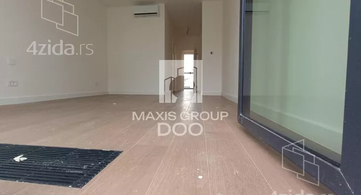 Šestosoban stan | 4zida