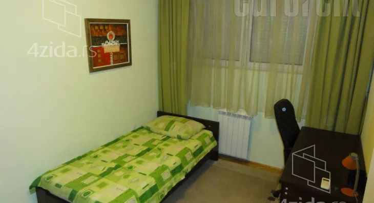 Četvoroiposoban stan | 4zida