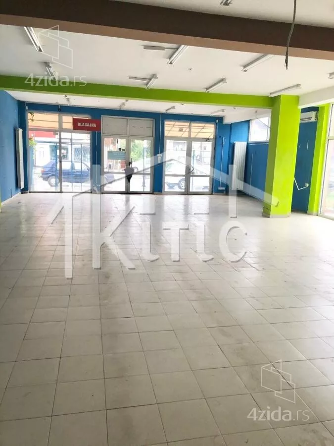 Poslovni prostor | 4zida