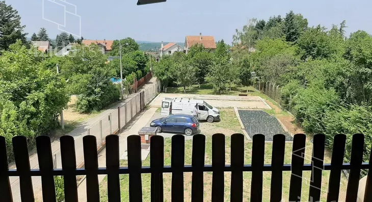 5-etažna kuća | 4zida